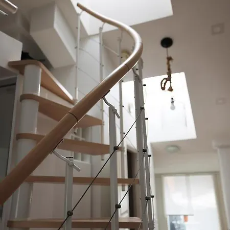 דירה 2ndhomes Stunning 35m2 Studio Penthouse With Sauna & Balcony *