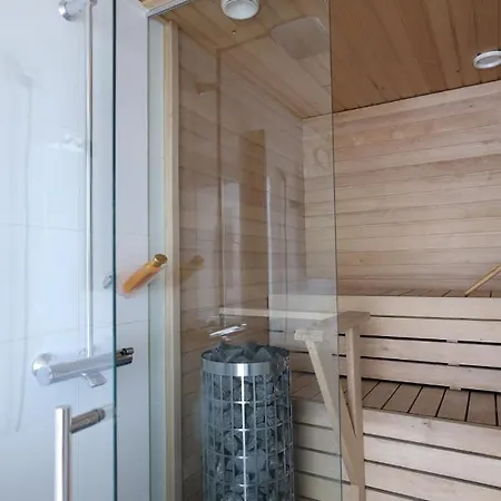 2ndhomes Stunning 35m2 Studio Penthouse With Sauna & Balcony Апартаменты Хельсинки